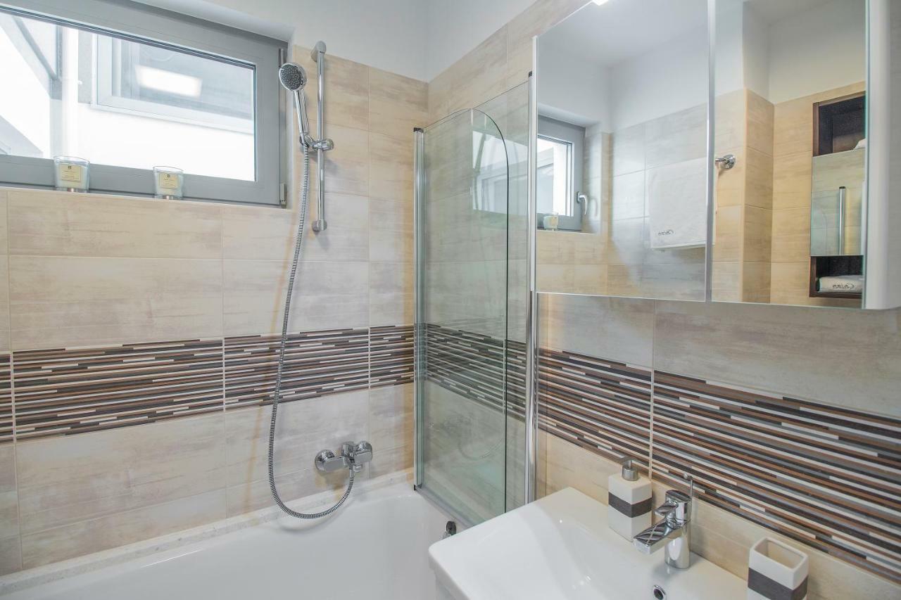 Caisa- Luxury Apartment 20 M From The Sea Zadar Eksteriør billede