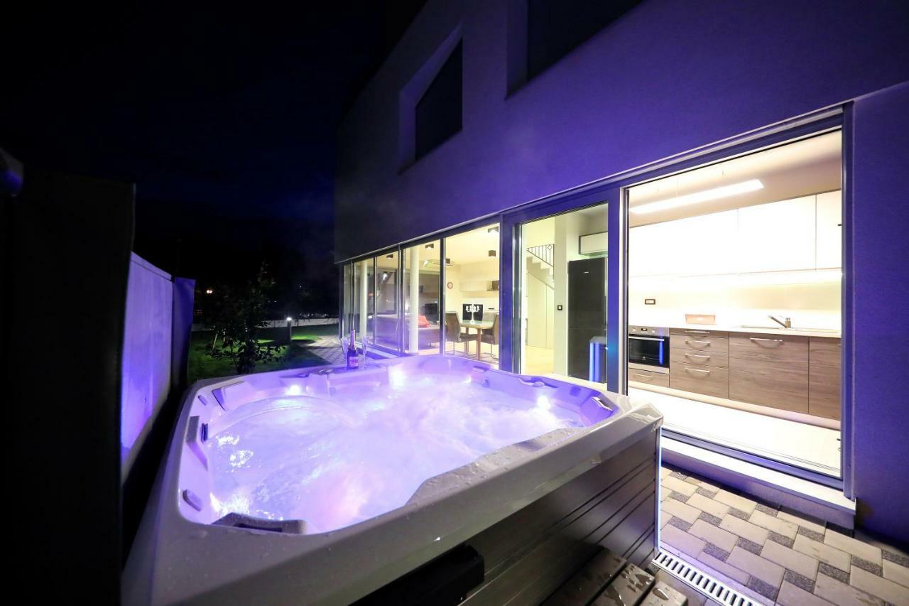 Caisa- Luxury Apartment 20 M From The Sea Zadar Eksteriør billede
